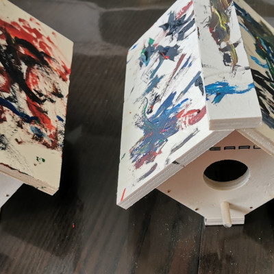 Nistkästen für die Vögel Nistkästen für die Vögel